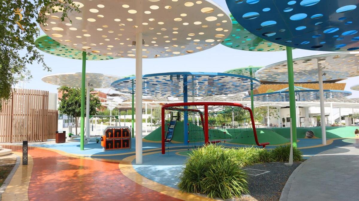 Tranquil Masdar 2br Pool And Free Parking Abu Dhabi