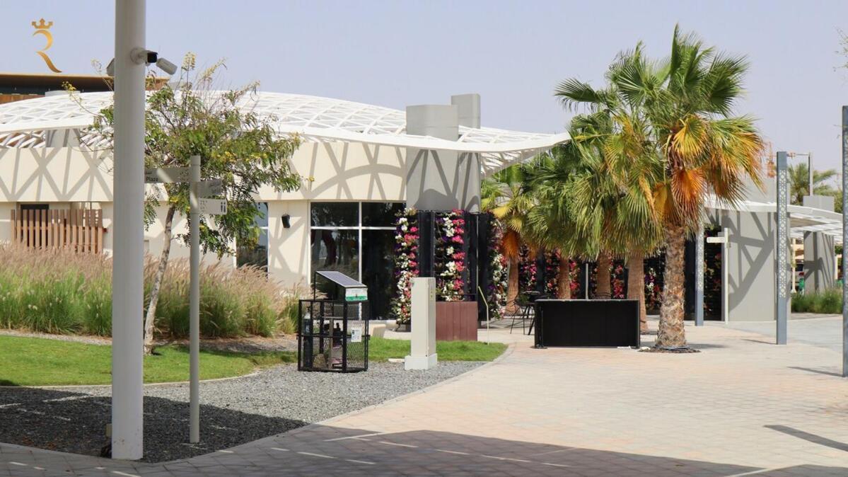 Tranquil Masdar 2br Pool And Free Parking Apartment