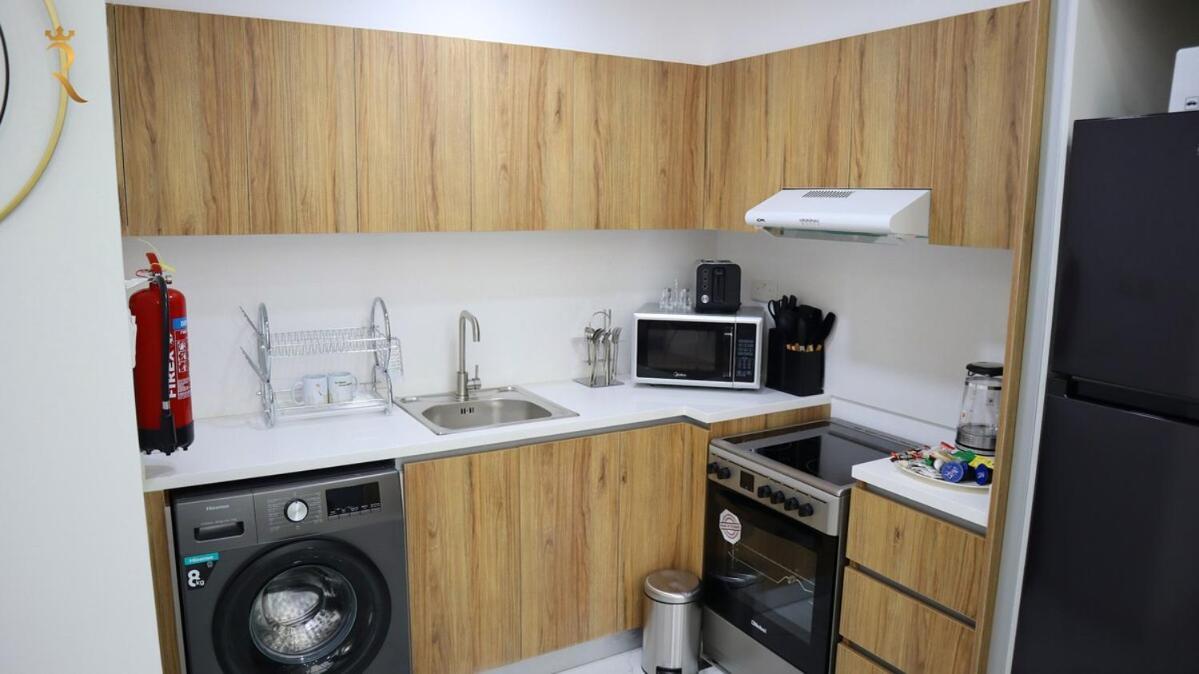 Apartment Tranquil Masdar 2br Pool And Free Parking *